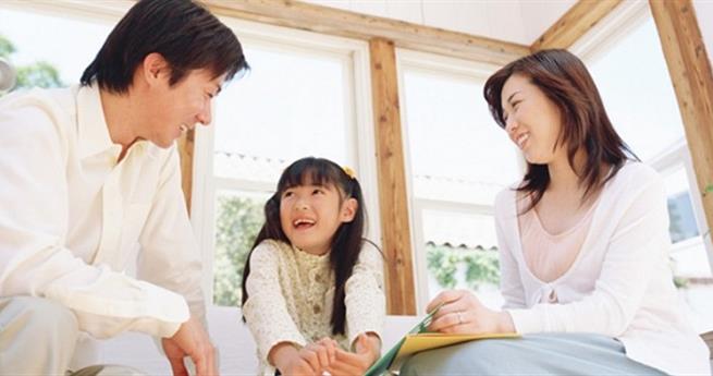 培養親子關係需要親子間透過長時間的正向互動