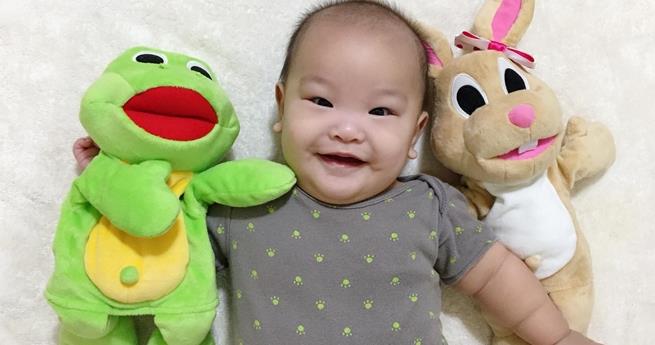 用布偶帶小小孩學英文