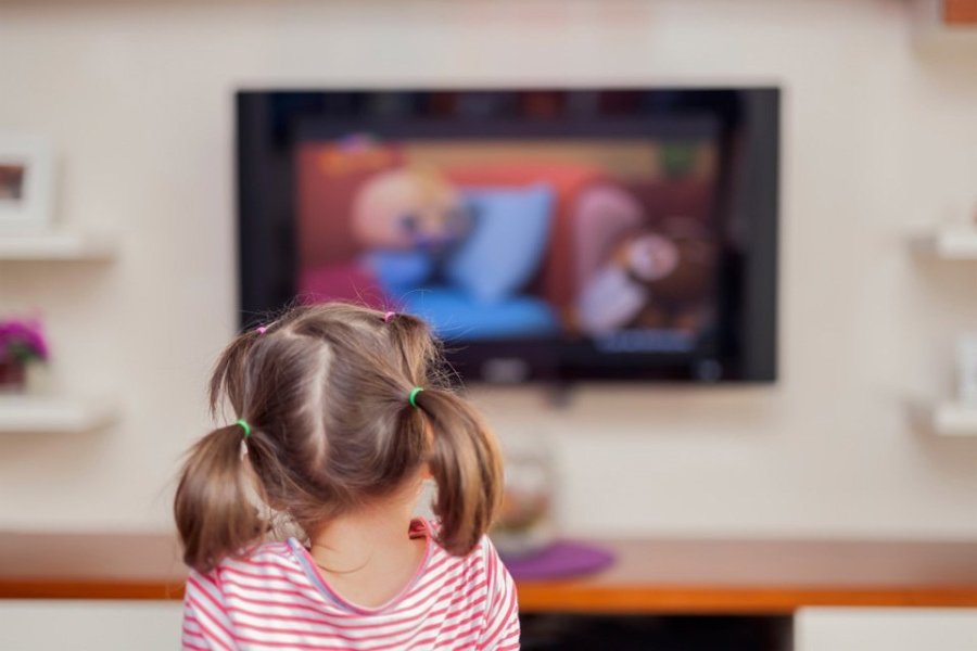 幼兒觀賞電視時間不宜過長