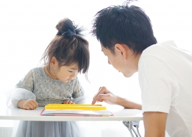 引導孩子思考故事中的角色發生甚麼事