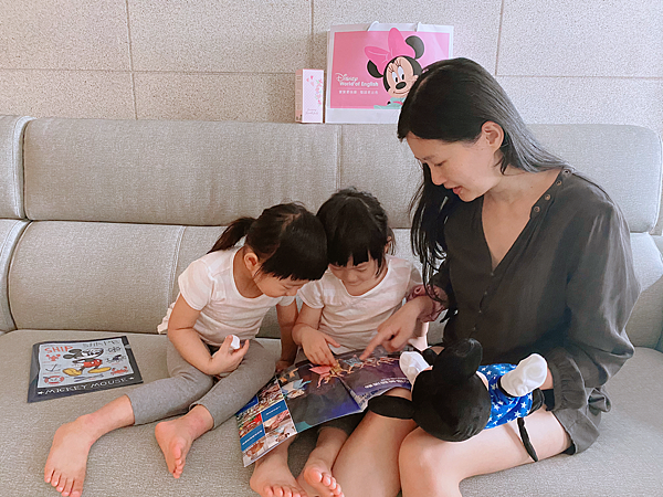 孩子對美語活動也充滿好奇
