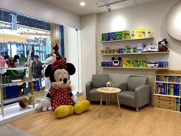 新竹旗艦店的體驗空間相當舒適