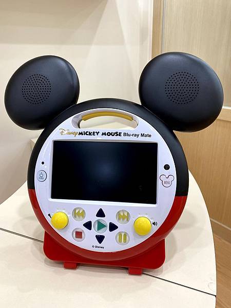 米奇藍光播放器的大型按鈕方便孩子互動式選取