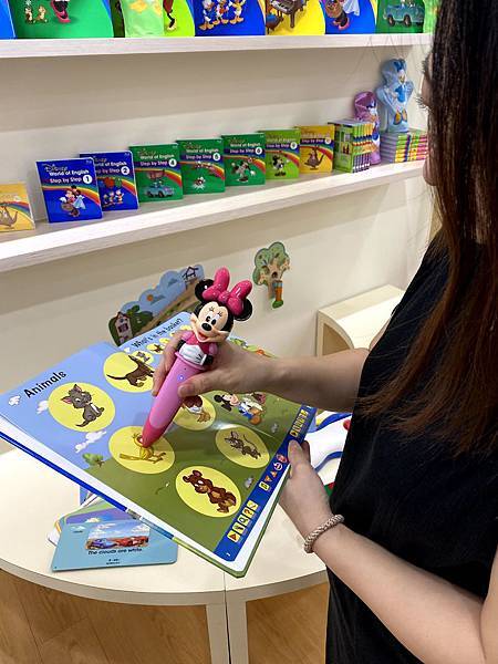 迪士尼互動學習筆的具點讀、錄音、問答模式功能