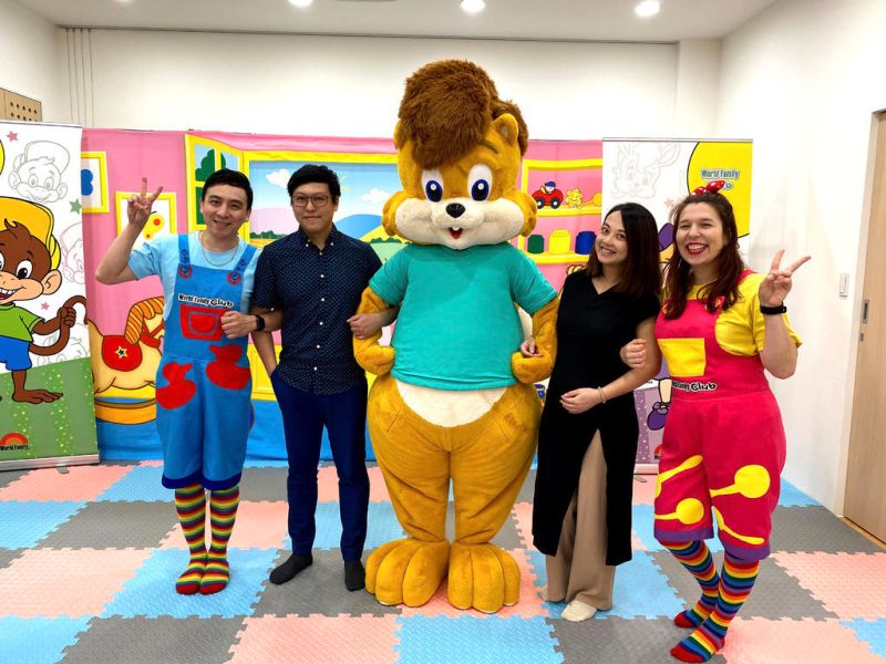 體驗當日全美語活動的Zippy和美語叔叔阿姨