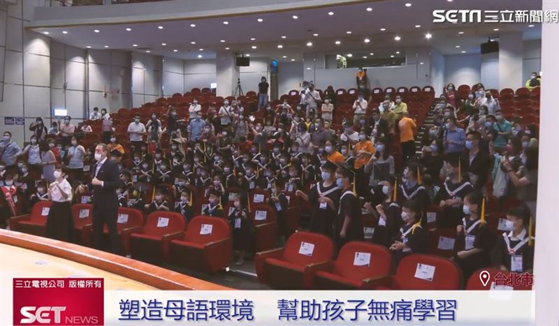 迪士尼美語世界的學習系統,讓小朋友從小沈浸在美語環境中,增加自信與成就感。