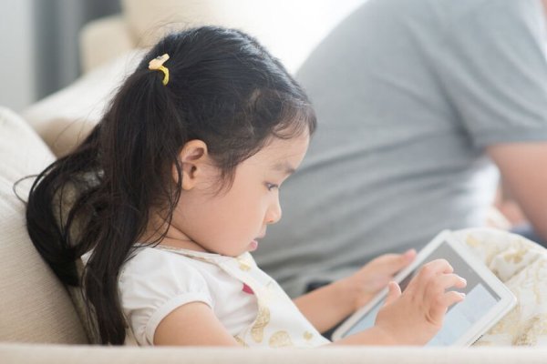 家長也習慣透過ipad讓螢幕保母幫助育兒