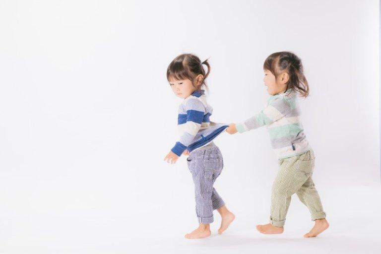 孩子透過互動遊戲學習