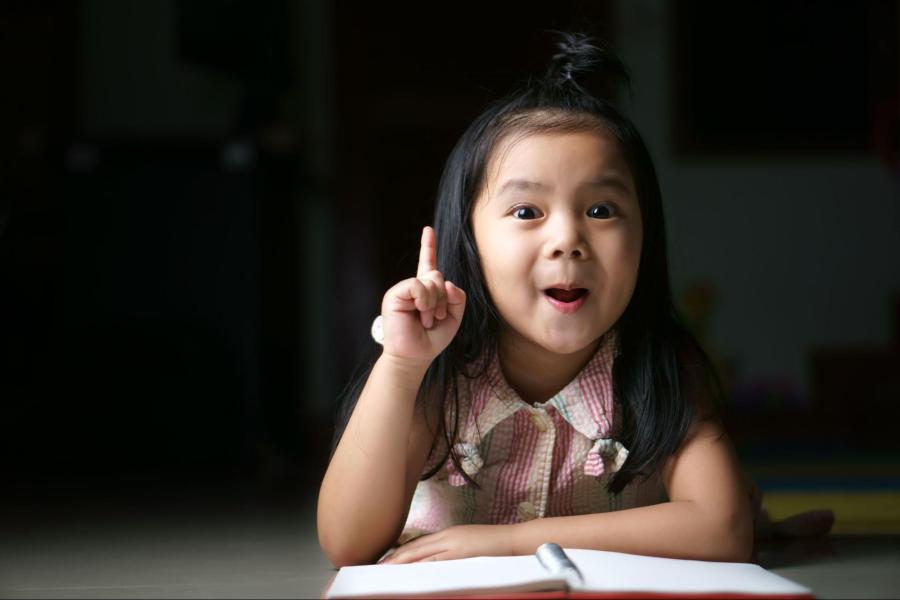 多與孩子互動有助於幼兒語言發展
