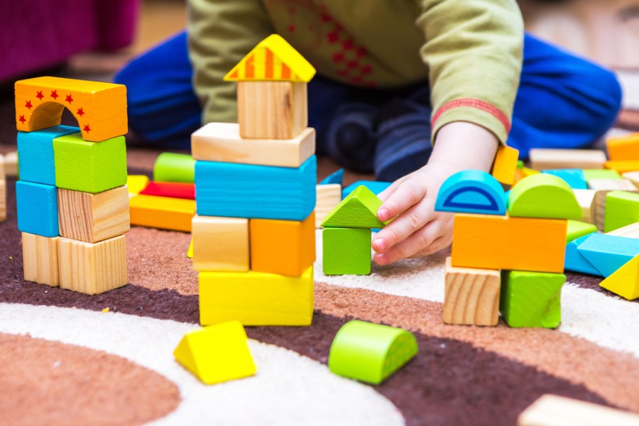 幼兒顏色認知遊戲示意圖
