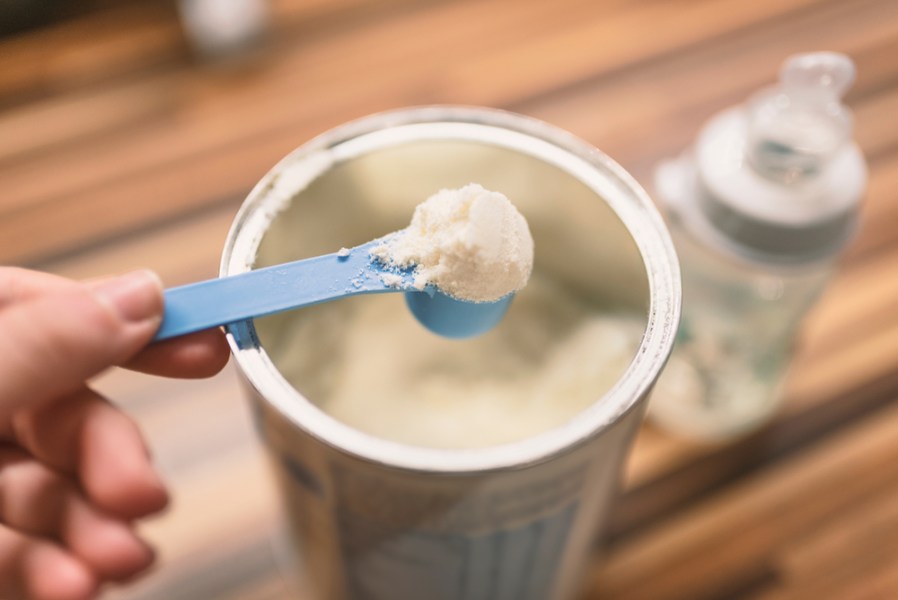奶粉怎麼泡?比例要依照奶粉外包裝說明